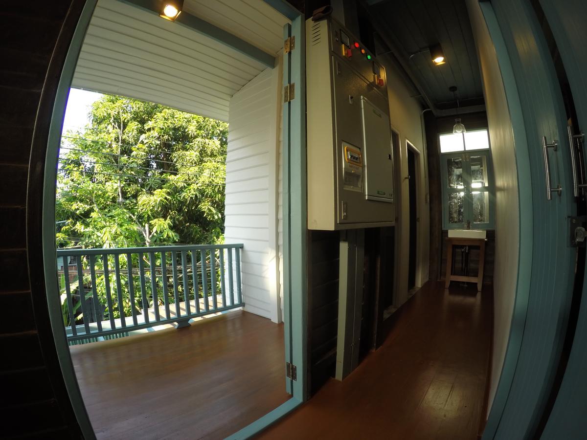 La Moon Hostel Bangkok Exterior photo