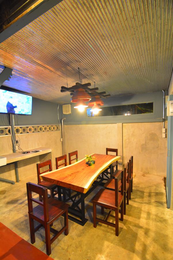 La Moon Hostel Bangkok Exterior photo