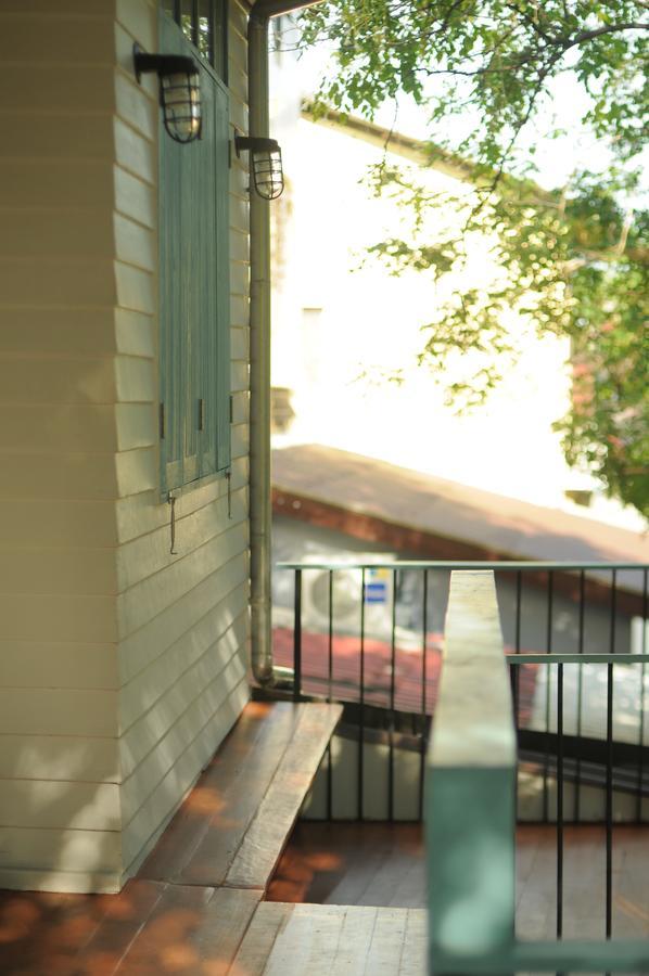 La Moon Hostel Bangkok Exterior photo