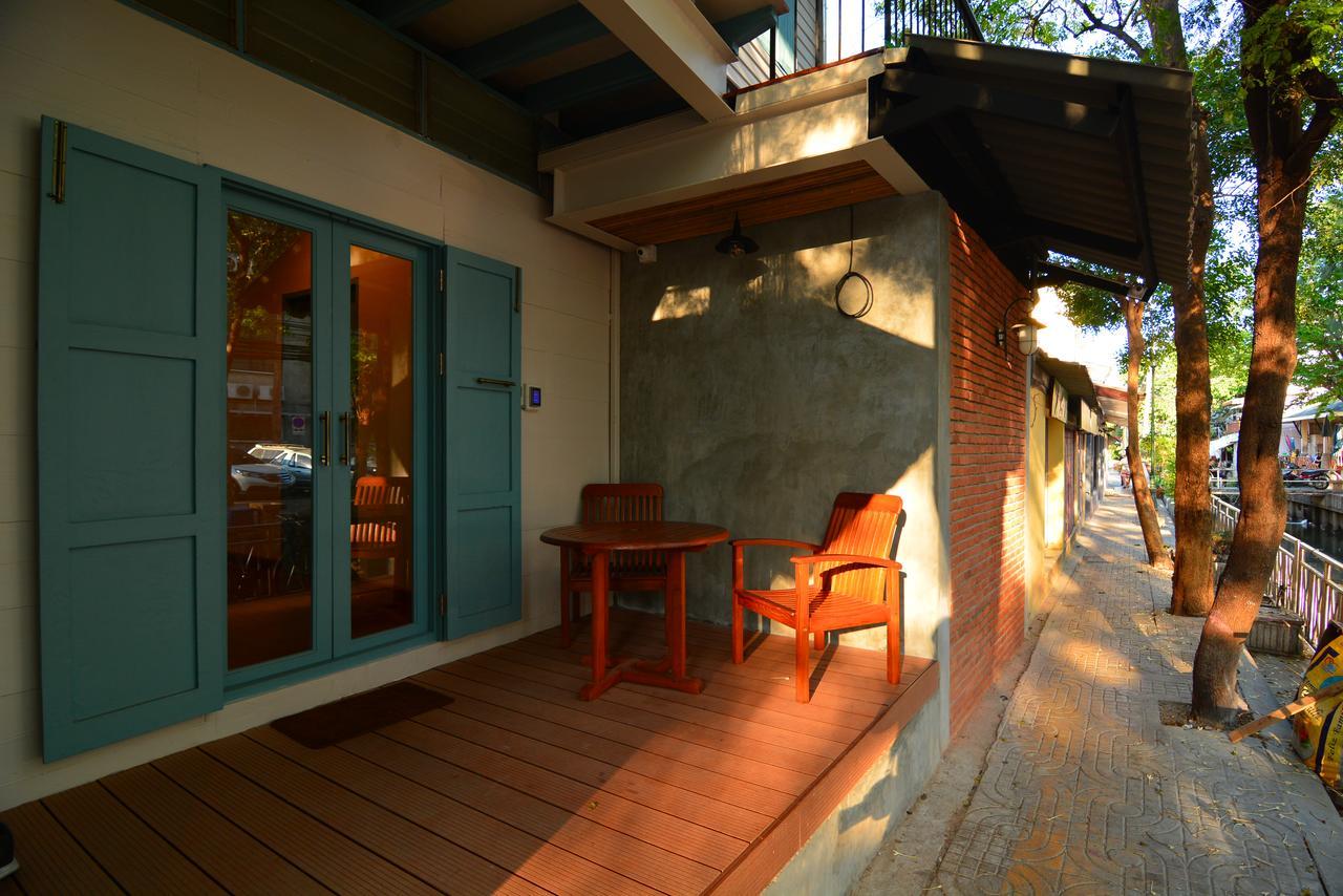 La Moon Hostel Bangkok Exterior photo